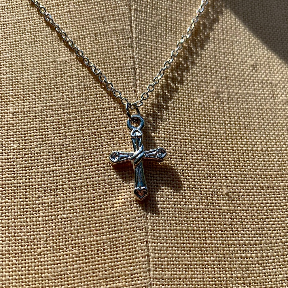 NWT Sterling Silver Plated Chain & Cross Alloy Metal Charm Necklace